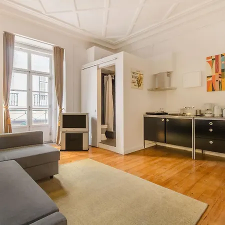 Chiado Balcony Apartment *