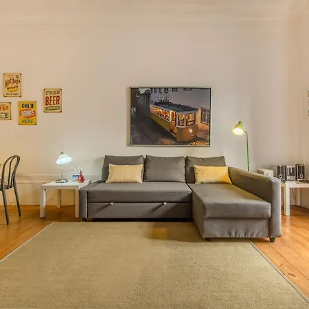 Chiado Balcony Apartment